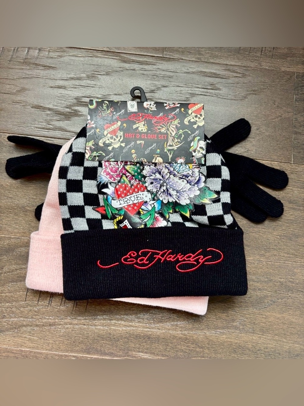 Ed Hardee,Knit cuffed embroidered beanies & glove set